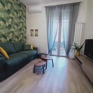  Apartment A Casa Pretty Italy